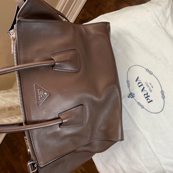 PRADA Brown City Calf Leather Twin Pocket Bag - Picture 10 of 11